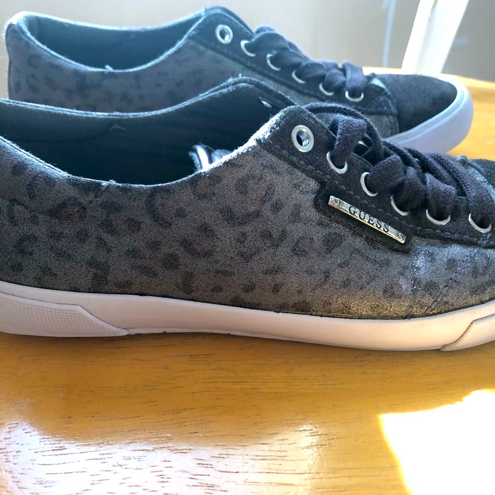 Guess grey cheetah print shoes